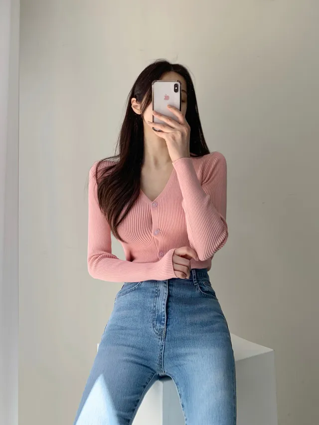 [묶음할인] 소프트 촉감 브이넥 글램핏 골지 가디건 ﻿아이보리 베이지 블랙 연두 소라 핑크 연보라 와인 카키 겨자 에메랄드 개강룩 새내기룩 봄 벚꽃룩 꽃놀이룩 개강여신 상세 이미지 24