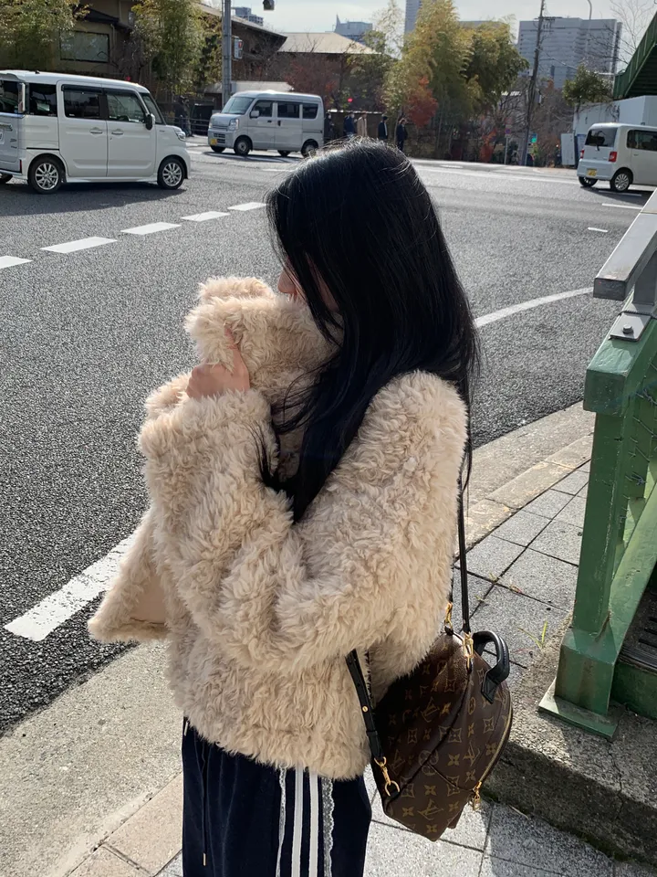 럼블 양털 무스탕 뽀글이 터틀넥 퍼 자켓 상세 이미지 1
