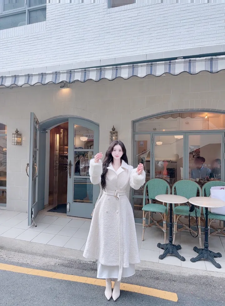 [빠른배송💗/신상기획할인💗] 아르떼미떼 아이보리 폭스 소매 페이크 퍼 벨트 플레어 롱 울 코트 (high quality - 아이보리 , 핑크 국내제작 고퀄리티 안감 누빔 겨울 한겨울 방한 아우터 연말룩 원피스 연말 파티룩 페이크퍼 에코퍼 드뮤어룩 드뮤어) 상세 이미지 21