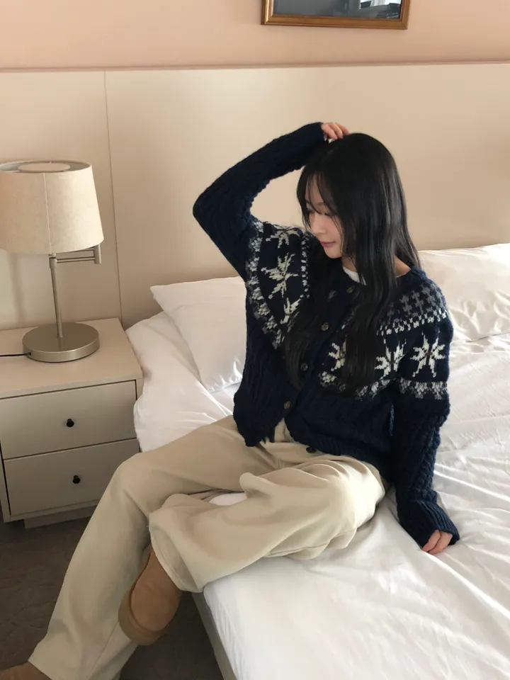 [눈꽃❄]스노우 노르딕 도톰 라운드 니트 긴팔 가디건 2color 상세 이미지 28