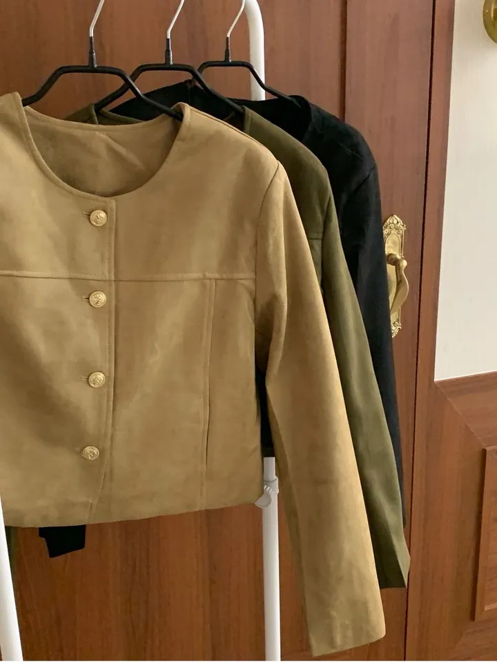 [주문폭주🐱‍🏍3color/가을신상🍂] 노이드 노카라 금장로고 스웨이드 자켓 올드머니룩 페미닌룩 어깨패드 상세 이미지 64