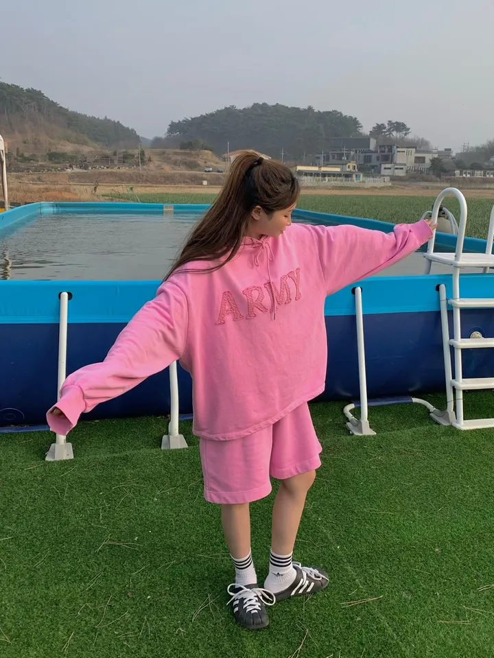 [세트가격🌠/남녀공용🧏‍♀️💕/도링룩단독💌] 피그먼트 아미 레터링 후드 밴딩 5부 반바지 커플 트레이닝세트 투피스 (3color) 상세 이미지 23