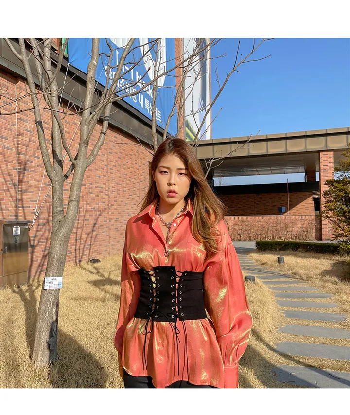 [당일출고] 투톤 오로라 루즈핏 퍼프 실크 블라우스 셔츠 / 빅사이즈 오버핏 / 연예인 아이돌의상 펜트하우스 루즈핏 글리터셔츠 반짝이 상세 이미지 15