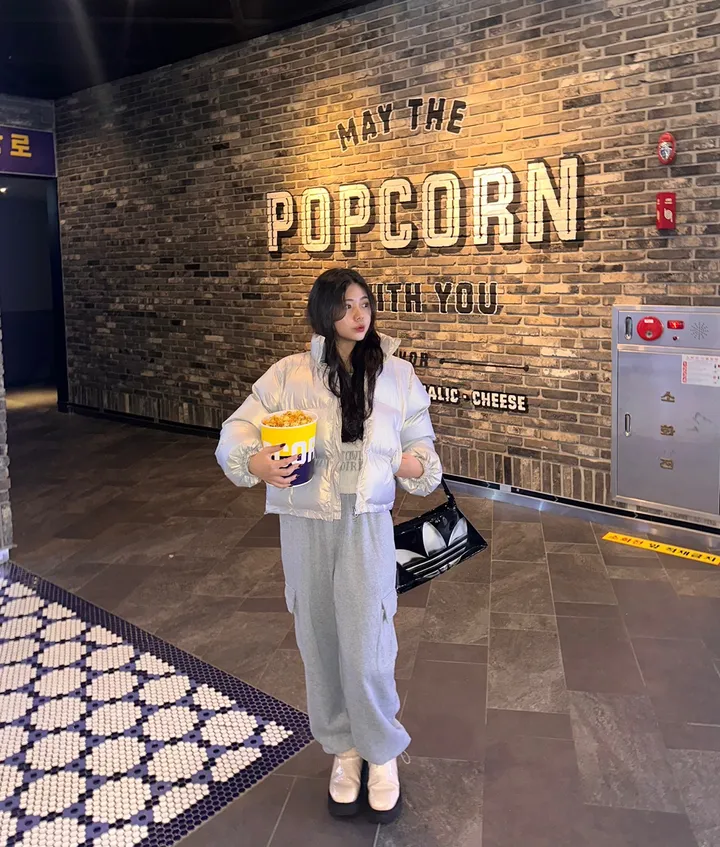 *400장돌파🔥빠른배송🚀/초특가 할인! *후기보장🖤/고퀄, 선 주문 폭주⚡️글로시 펄 숏 패딩🫧- 3colors 상세 이미지 4