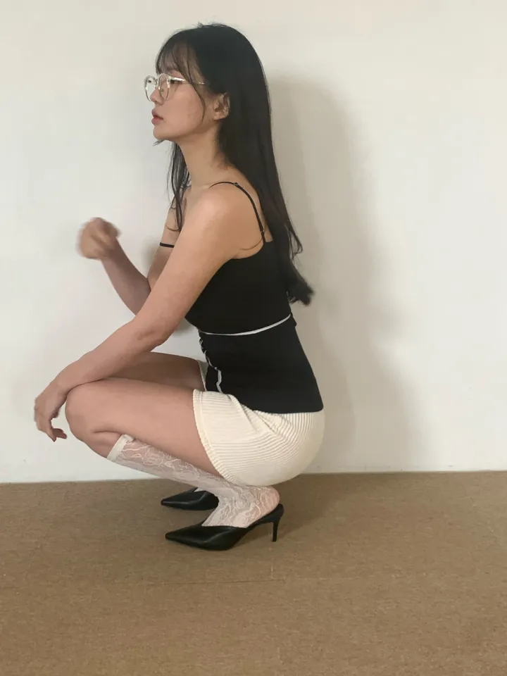 민소매 모델 착용 이미지-S1L31