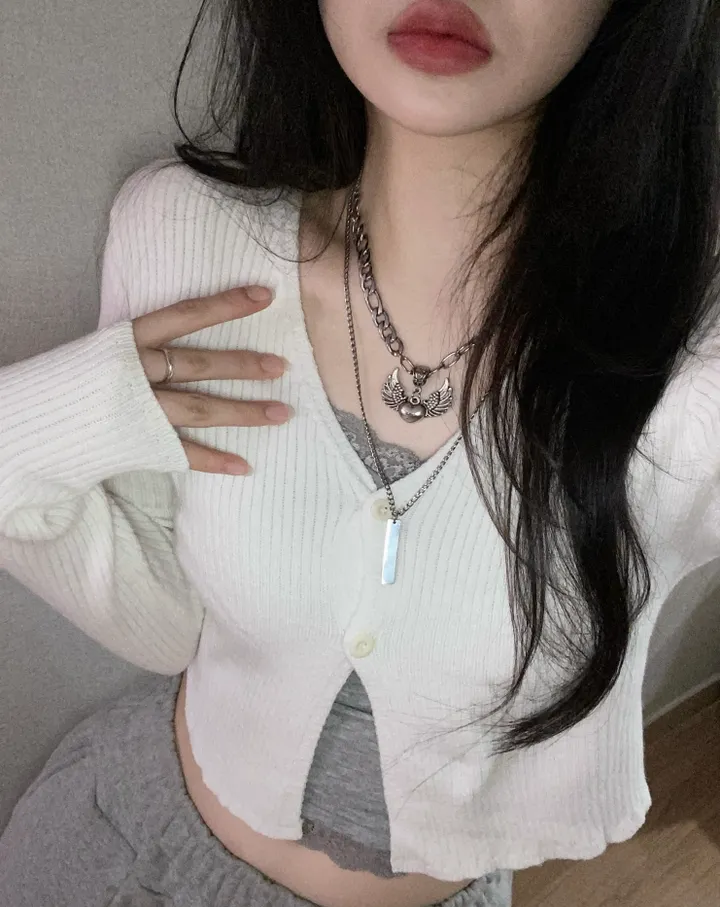 [봄신상🌷/색감보장/부드러워요☁]블라썸 브이넥 투버튼 골지 크롭 가디건 상세 이미지 12