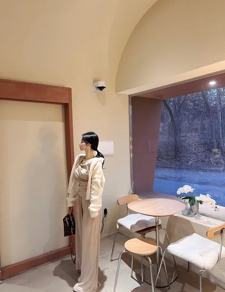 몸매보정핏 언발 셔링 와이드 밴딩 투피스 세트 상세 이미지 3