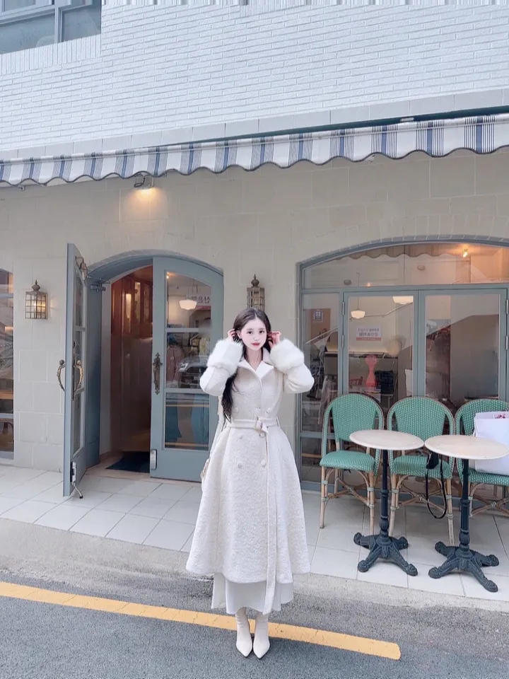 [빠른배송💗/신상기획할인💗] 아르떼미떼 아이보리 폭스 소매 페이크 퍼 벨트 플레어 롱 울 코트 (high quality - 아이보리 , 핑크 국내제작 고퀄리티 안감 누빔 겨울 한겨울 방한 아우터 연말룩 원피스 연말 파티룩 페이크퍼 에코퍼 드뮤어룩 드뮤어) 상세 이미지 22