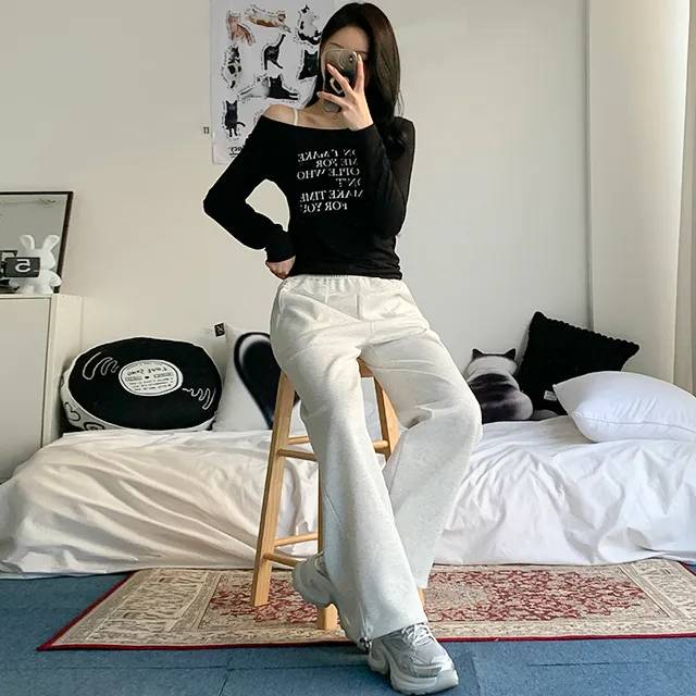 [날씬여리/3col] 해프닝 원숄더 레터링 시스루 긴팔 티셔츠 / 빈티지레터링 / 프린팅티셔츠 / 언발넥 / 오프숄더 / y2k / 트렌디 / 힙무드 / 군살커버 / 여리글램 상세 이미지 36
