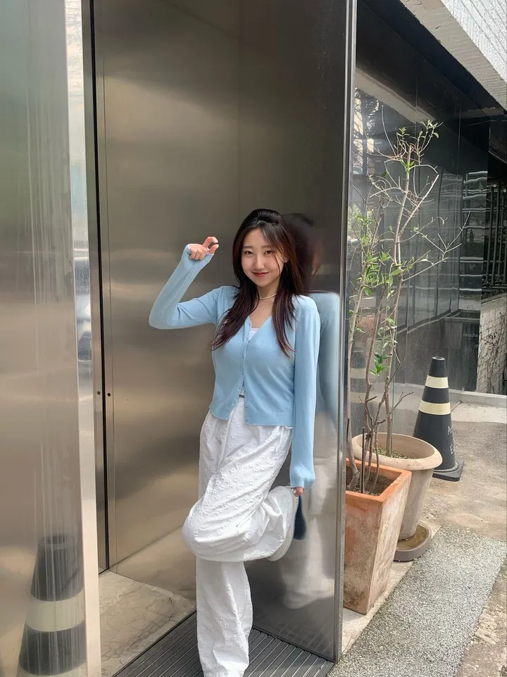 당일발송🔥메르디 브이넥 긴팔 니트 가디건 노랑 레드 화이트 블랙 봄 여름 가을  루즈핏 상세 이미지 63