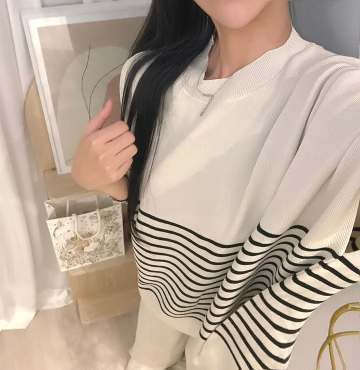 *빠른출고 *체형커버굿 [*44-77/highqual] 모먼트 스프라이트 소프트 단가라 케이프 니트 + 밴딩 와이드 니트 팬츠 투피스 트레이닝세트 - 4color 상세 이미지 16