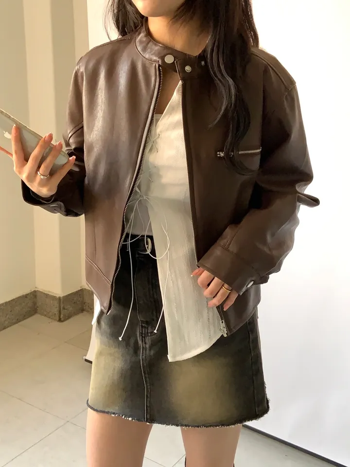 하프 크롭 레더 라이더 자켓 상세 이미지 32