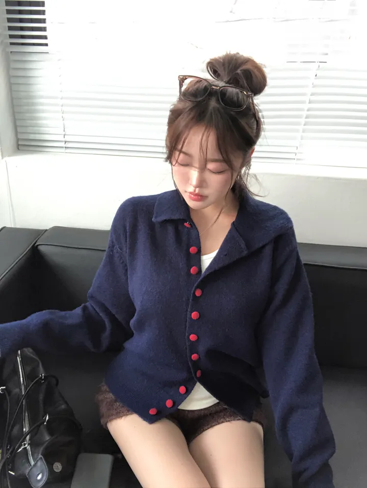 [색감보장🍒/흐물x탄탄! ]레드 콩단추  하이넥 폴라 니트 가디건-3col 상세 이미지 2