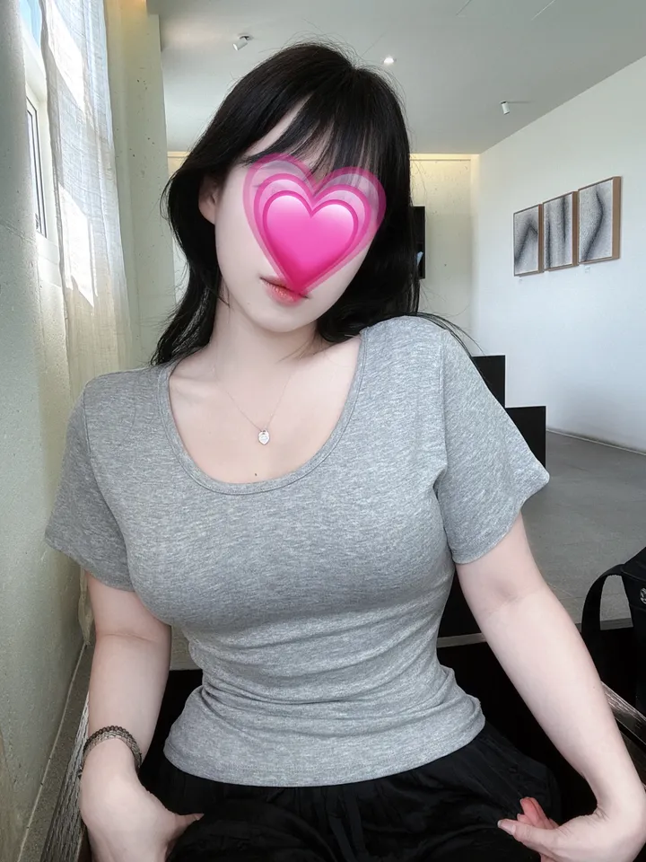 주문폭주*5color팔뚝삭제허리잘록U넥반팔티 원단보장 반팔 반소매 유넥 팔뚝 허리 강조 글램 섹시 셔링 콜라병 모래시계 꾸꾸 꾸안꾸 불금 말라핏 여리여리 팔뚝커버 팔뚝소멸 상세 이미지 11