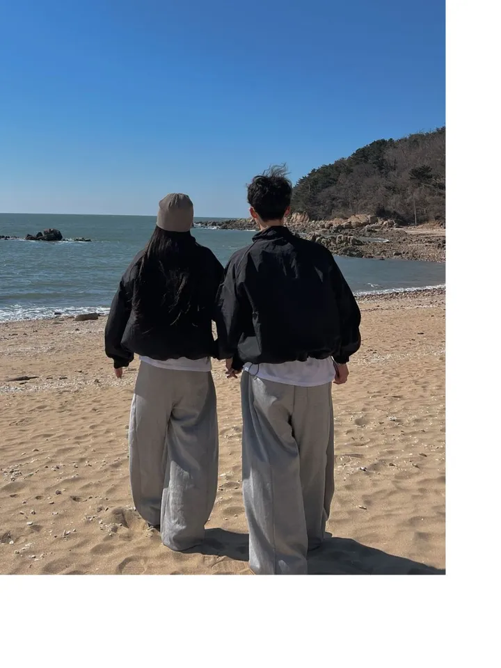 UNISEX [SS/하이넥] 래시 윈드러너 자켓 바람막이 점퍼 오버핏 커플 커플룩 시밀러룩 벌룬 와이드 트레이닝 팬츠 커플 커플룩 시밀러룩 여행 데이트 상세 이미지 4