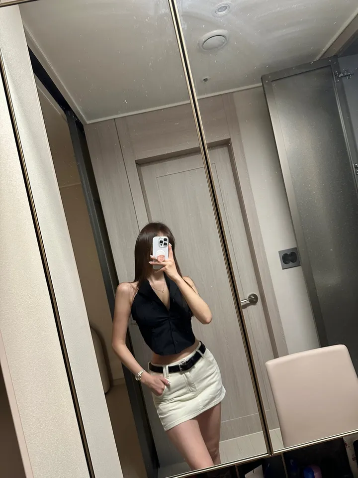 [섹시홀터SET🖤] 국내제작 섹시 정장 홀터넥 슬림 민소매 나시 카라 셔츠 블라우스 + 로우 치마바지 미니 스커트 여행룩 봄 여름 투피스 세트 셋업 상세 이미지 23