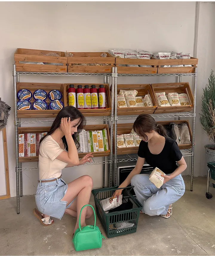 [44-110] [9천장 돌파✨] 유리빈 스판 U넥 슬림핏 크롭 티셔츠( 여름/데일리룩/여행룩/휴가룩/흠뻑쇼/워터밤/빅사이즈/110사이즈/자체제작/크롭/스판/스판좋은/쫀쫀한/쿨링/아이스/기본템/레이어드/베이직/부드러운 ) 상세 이미지 52