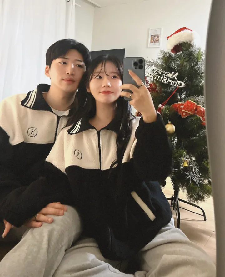 [크롭/오버핏] 유니크 하이넥 배색 후리스 집업 점퍼 겨울 커플룩 시밀러룩 상세 이미지 16