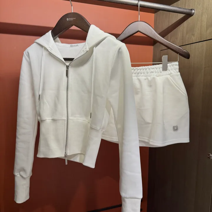 바배*하이퀄리티 크롭 후드 집업 + A라인 핀턱 밴딩 미니스커트 트레이닝 세트 투피스 (3color) 상세 이미지 31