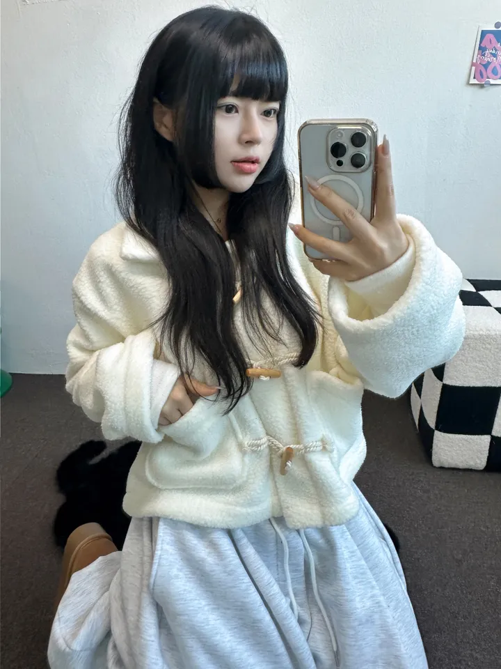 기획🧸🤎양털숏세미크롭떡볶이코트🤎🤍🧸4COLOR 떢볶이코트 더플코트 더플집업 숏코트 큐티 오버핏코트 박시핏코트 국산 코듀로이코트 골덴코트 유니크코트 골덴떡볶이 크롭 루즈핏 가오리핏코트 겨울자켓 겨울점퍼 겨울집업 겨울상의 도톰 폭닥 양털집업 양털코트 상세 이미지 4