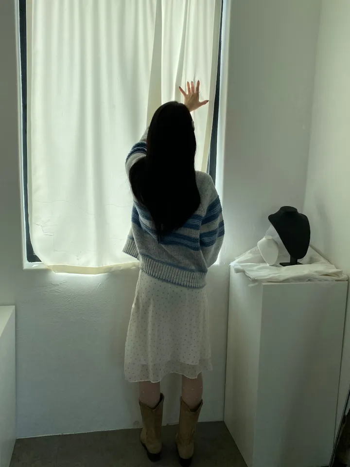 긴팔 티셔츠 모델 착용 이미지-S1L60