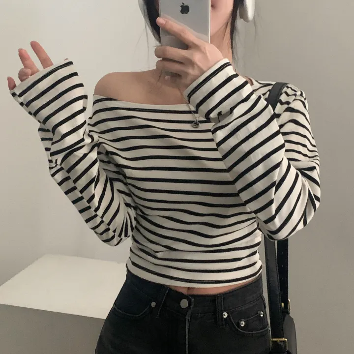 [예쁜라인🤍/데일리필수*.*] 루징 스트라이프 언발 오프숄더 긴팔티셔츠 - 2color 상세 이미지 18