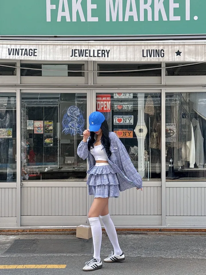 [패드내장/세트가/~여름까지쭉 ] 루즈핏 지지미 트임 언발 체크 미니 패치 셔츠 + 하이 배색 패치 플리츠 캉캉 치마 바지 투피스 셋업 2COLOR 상세 이미지 17