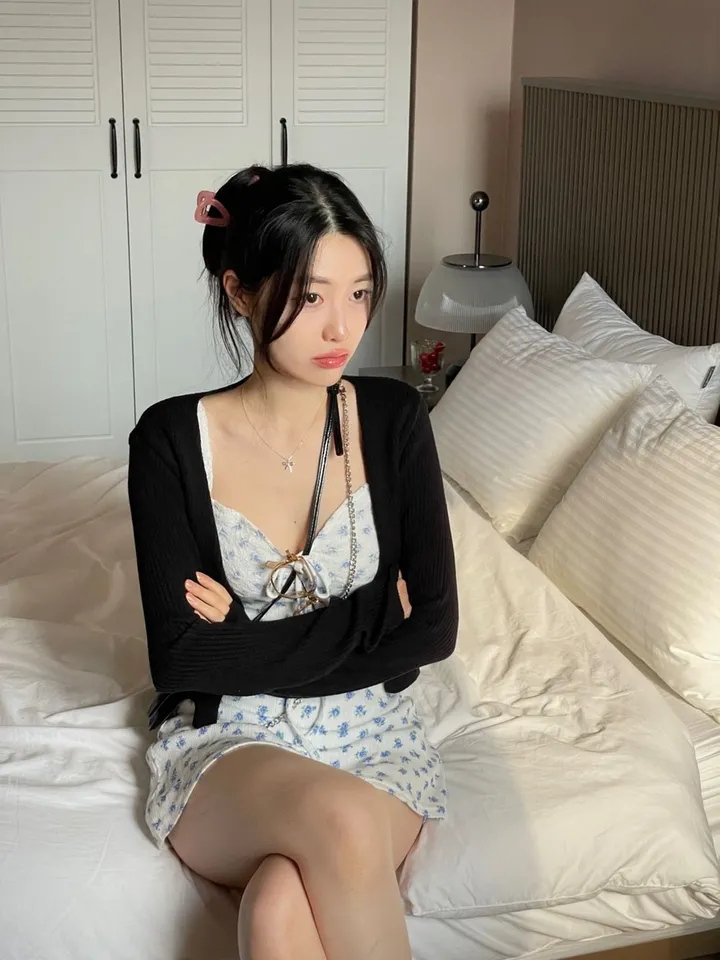 6color 웨인 여리핏 슬림 골지 브이넥 크롭 니트 가디건 6color 상세 이미지 53