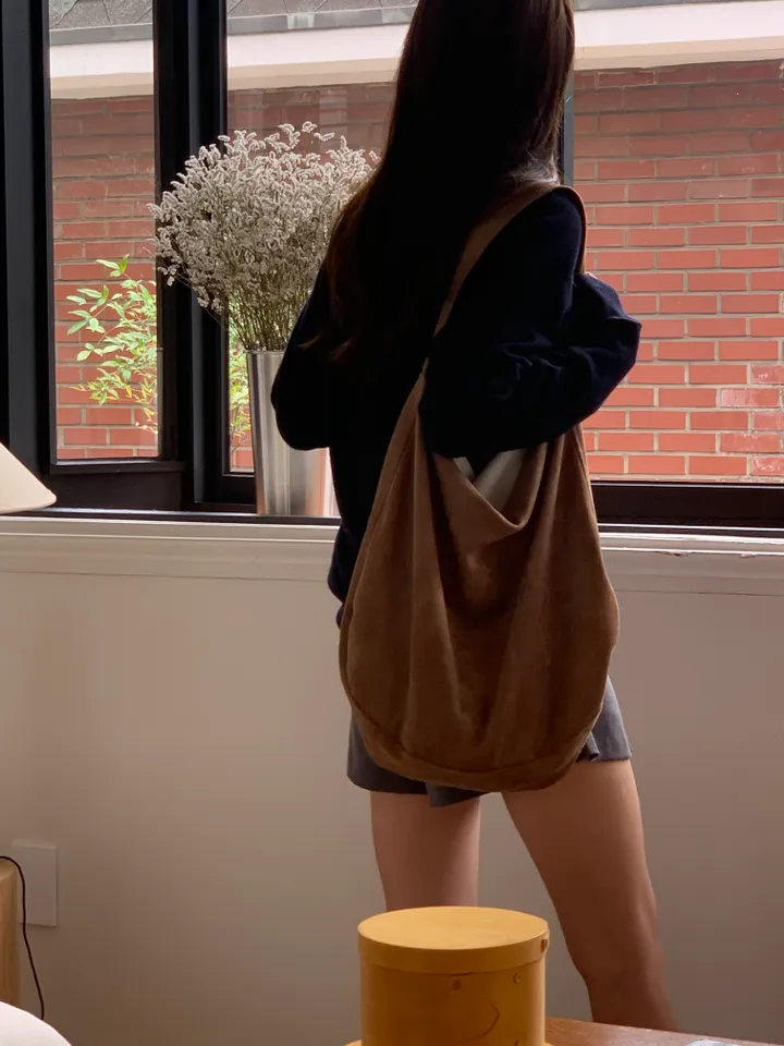 스웨이드 빅 에코 숄더백 (3color) 상세 이미지 19