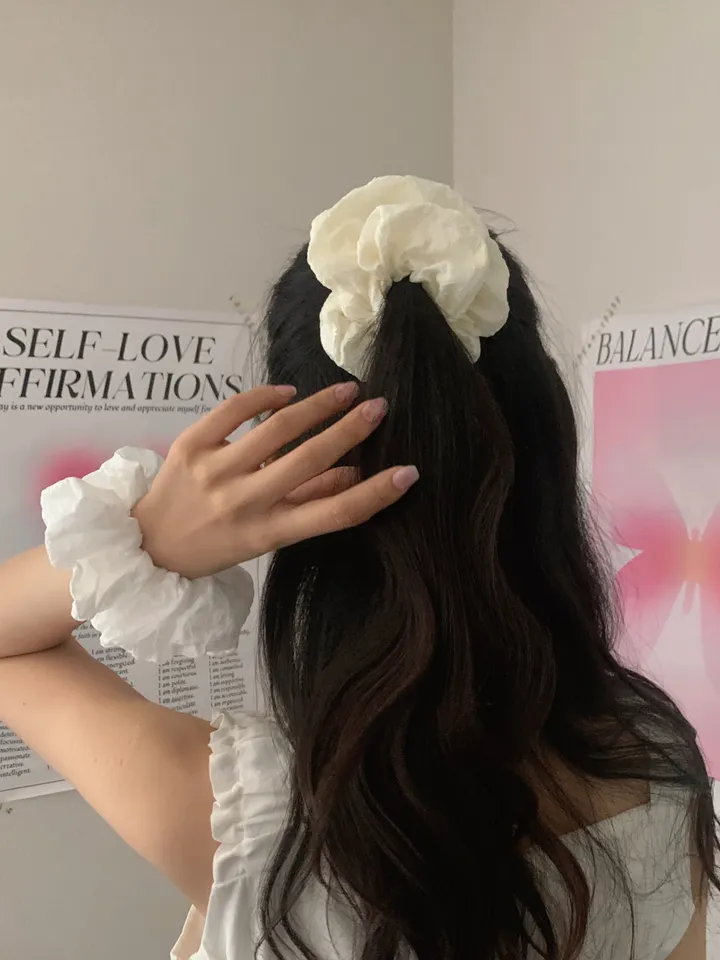 당일배송 색상추가ෆ찐후기인증ෆ 크링클 바스락 헤어곱창 헤어슈슈 스크런치 2color / 올림머리 반머리 반묶음 머리끈 헤어악세사리 데일리 꾸안꾸 여름슈슈 긴머리 단발머리 헤어포인트 상세 이미지 10