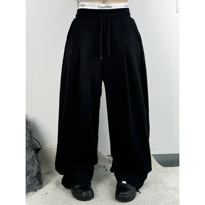 ❤️‍🔥기모선택│업그레이드 ver.│누적판매1,000 돌파 기념│4size!❤️‍🔥[UNISEX/기획특가]사이드 폴드 핀턱 스트링 루즈 와이드 벌룬 트레이닝 팬츠(2color) 상세 이미지 11