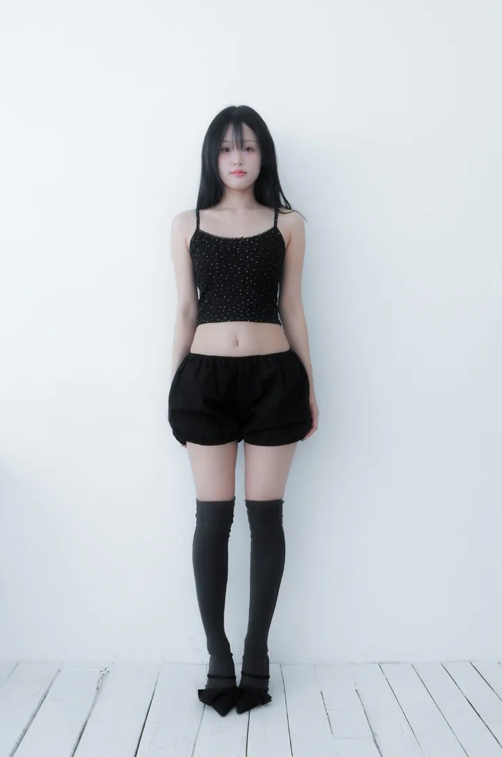 민소매 모델 착용 이미지-S1L22
