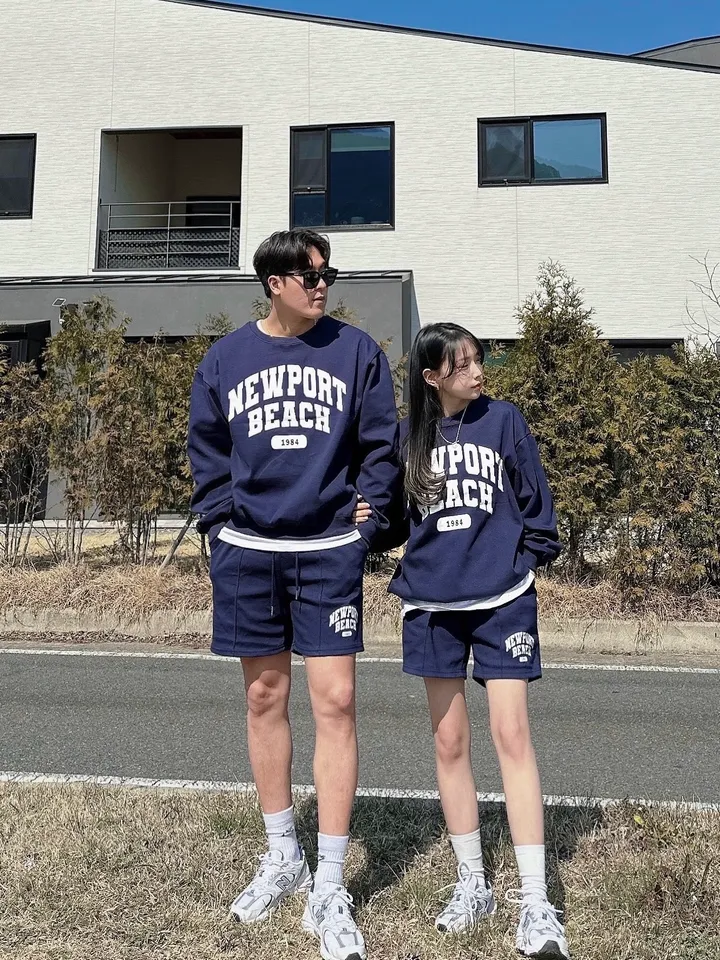 2사이즈/고퀄 남녀공용 맨투맨 반바지 세트 봄 커플룩 시밀러룩 커플 트레이닝 세트 가을 오버핏 아방핏 커플 꾸안꾸 데이트 배색 레터링 뉴포 캠핑 여행 투피스 상세 이미지 17