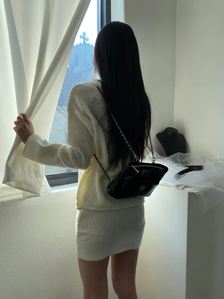 긴팔 티셔츠 모델 착용 이미지-S1L41