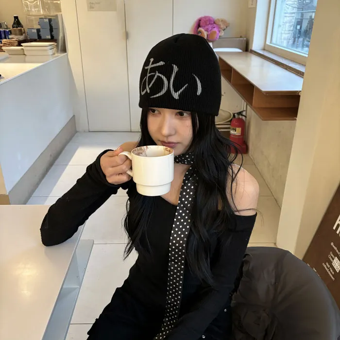 당일발송 핸드메이드 국내제작 Y2K키치 UNISEX 레터 사계절 숏 비니 상세 이미지 12