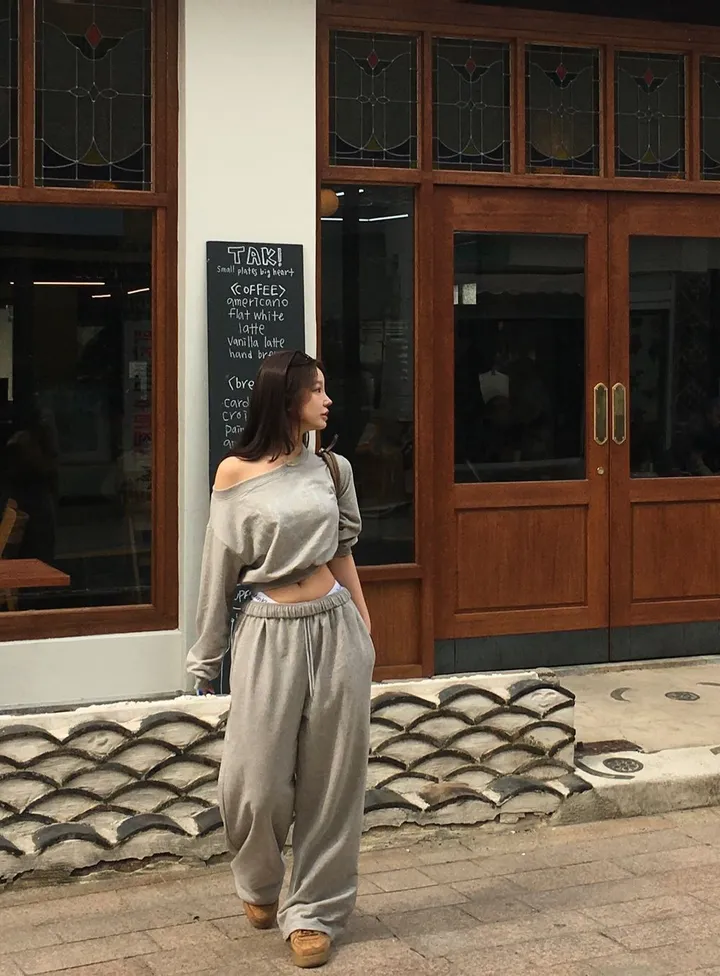 [꾸안꾸룩/세트가격] 시애틀 원 오프숄더 트레이닝 세트 상세 이미지 12