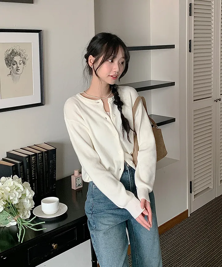 [데일리강추💗] 블러 라운드넥 가디건 봄 가을 / 출근룩 긴팔니트 봄가디건 가을가디건 하객룩 데일리룩 클래식블랑 상세 이미지 50