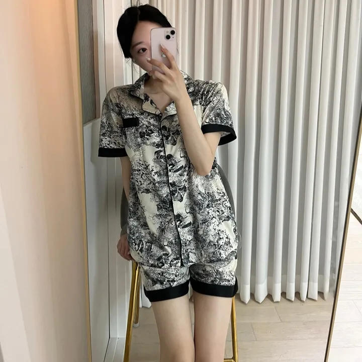 [✨인기상품/당일배송] 수입 D오르 고급 수채화 패턴 실키 2pcs 투피스 반팔 반바지 여름 잠옷 세트 상세 이미지 5