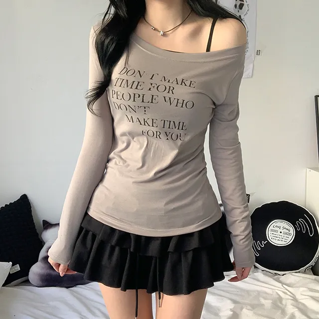 [날씬여리/3col] 해프닝 원숄더 레터링 시스루 긴팔 티셔츠 / 빈티지레터링 / 프린팅티셔츠 / 언발넥 / 오프숄더 / y2k / 트렌디 / 힙무드 / 군살커버 / 여리글램 상세 이미지 16
