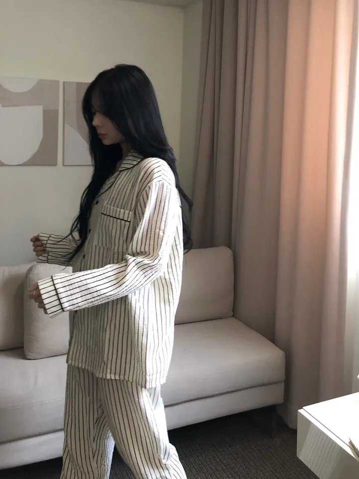 [남녀공용/당일출고] 블랙 스트라이프 잠옷 세트 파자마 커플 홈웨어 상세 이미지 3