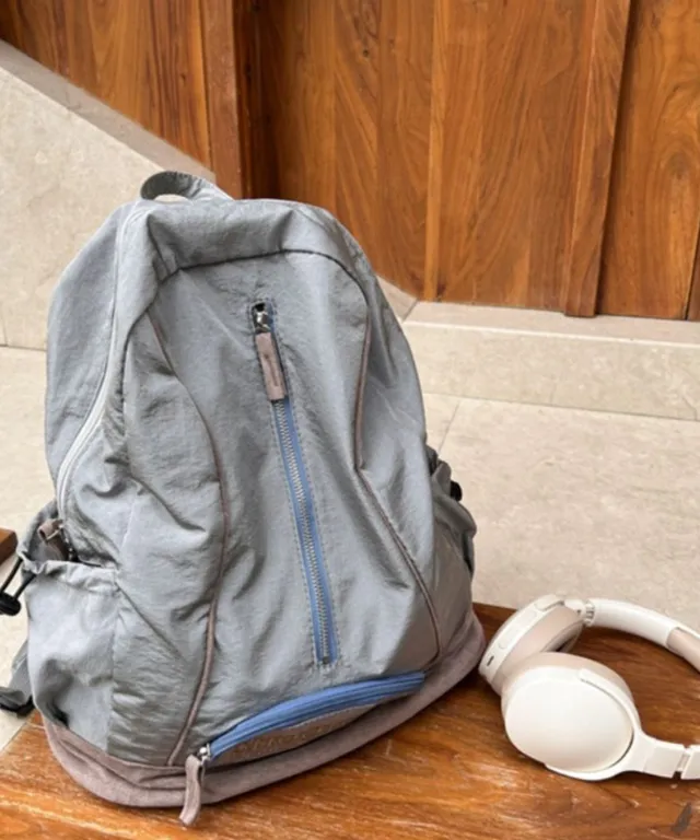 여행용 학생용 지퍼 포켓라인 여성 등산 경량 백팩