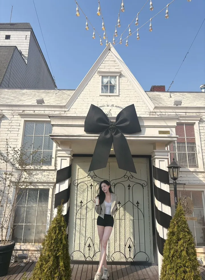 [영상핏🍀핏보장✨무보정🖤] 진주펄 트위드 크롭 후드자켓 하객룩 데일리룩 럭셔리 필수템 데이트룩 상세 이미지 14