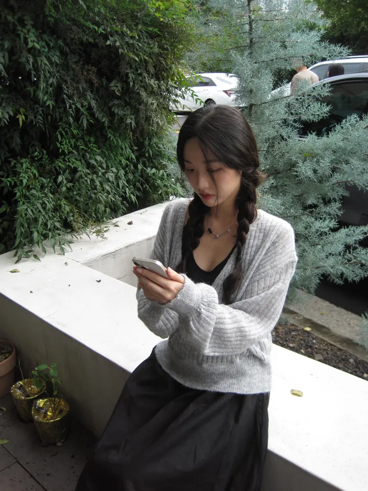 민소매 모델 착용 이미지-S1L18