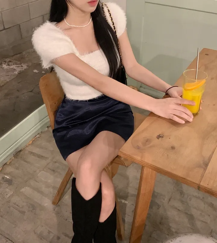 긴팔 티셔츠 모델 착용 이미지-S1L19