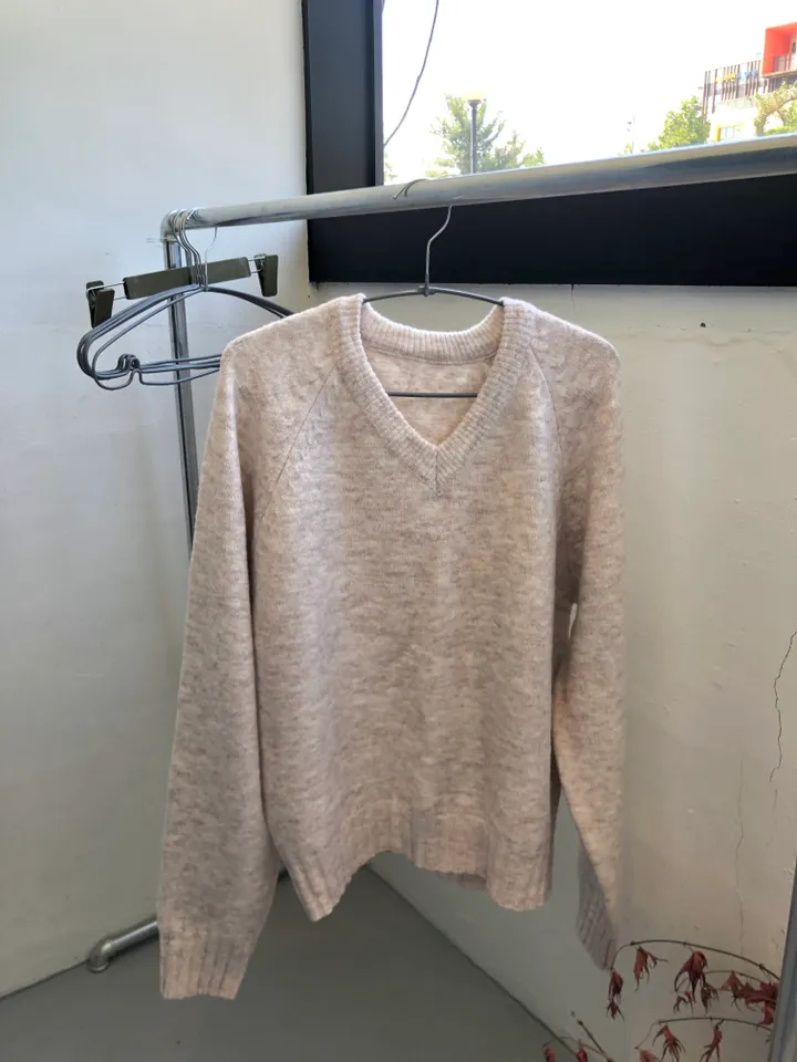 [*주문폭주*/9colors🍂] 아방핏 기본 브이넥 니트 (쫀쫀 폭닥 기본템 가을 무지니트 남여공용 유니섹스 핏보장) 상세 이미지 66