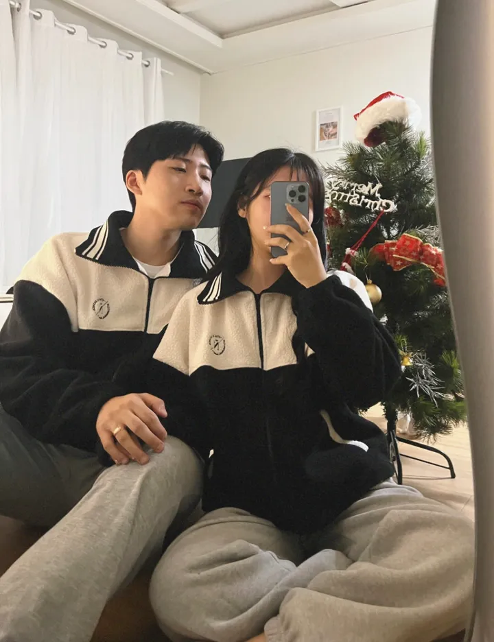 [크롭/오버핏] 유니크 하이넥 배색 후리스 집업 점퍼 겨울 커플룩 시밀러룩 상세 이미지 11