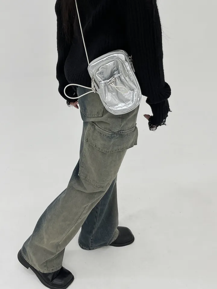 [3color]글로시 / 나일론 스토퍼 미니백 glossy mini crossbag (가벼운 데일리 가방 유니크 쁘띠 스트링 크로스백) 상세 이미지 11