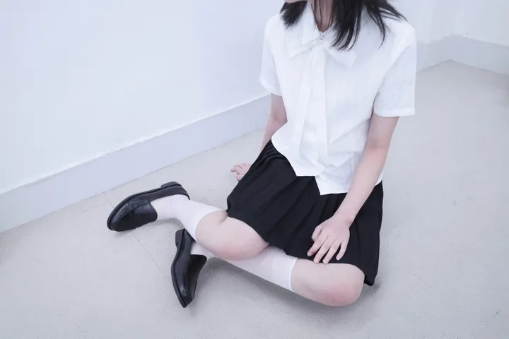 드레스 모델 착용 이미지-S1L11