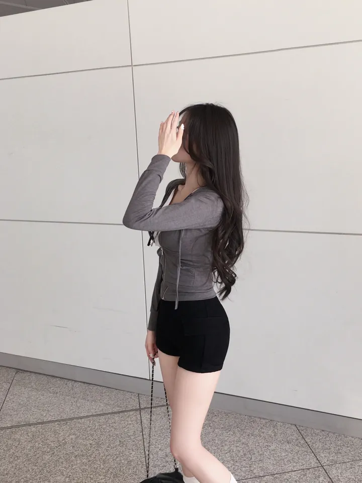[ 몸매보장 ] 캣츠 슬림 크롭 후드집업 상세 이미지 17