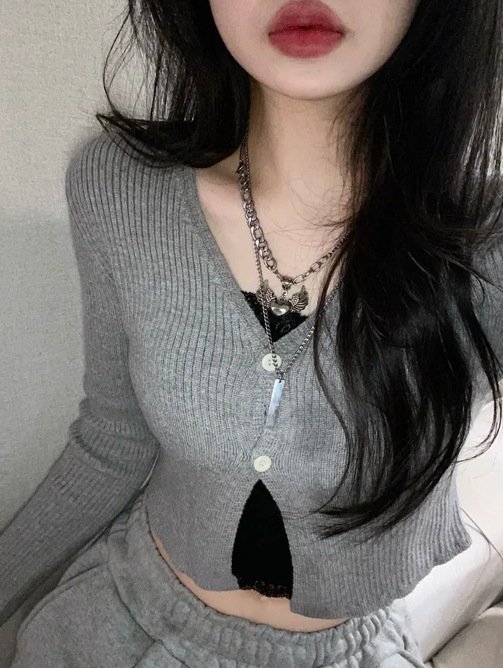 [봄신상🌷/색감보장/부드러워요☁]블라썸 브이넥 투버튼 골지 크롭 가디건 상세 이미지 4